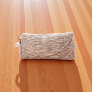 Bolso de mano dorado