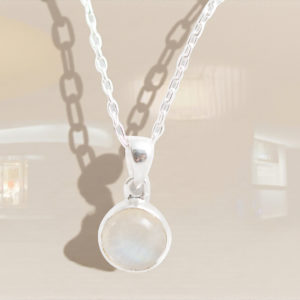 Collar redondo de plata 925 - Piedra Lunar