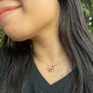 Collar de  flor plumeria